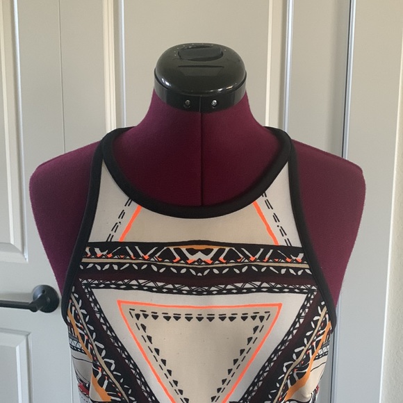 Patterned Knee-Length Dress - Picture 3 of 10